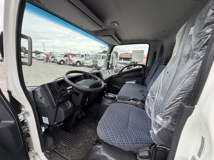 2025 Isuzu NRR-19