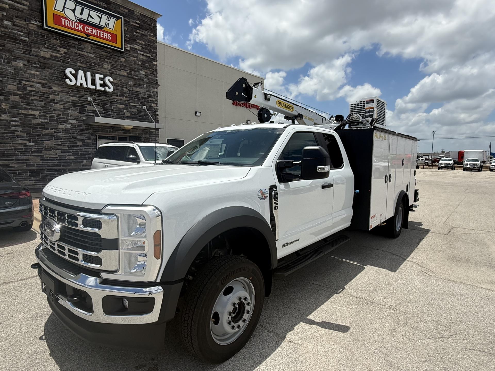 New 2026 Ford F-550 - photo 3