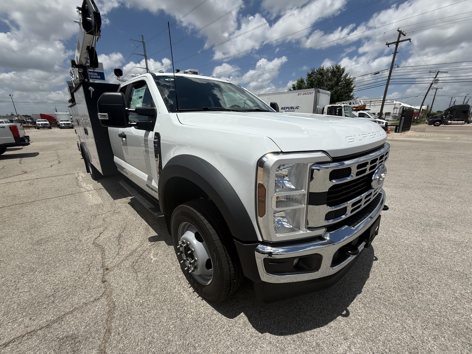 New 2026 Ford F-550 - photo 7
