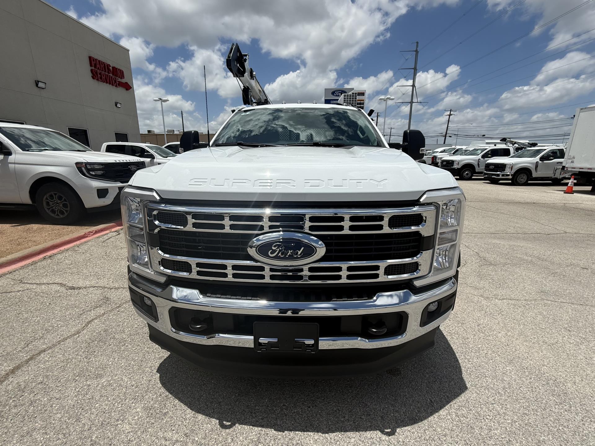 New 2026 Ford F-550 - photo 10
