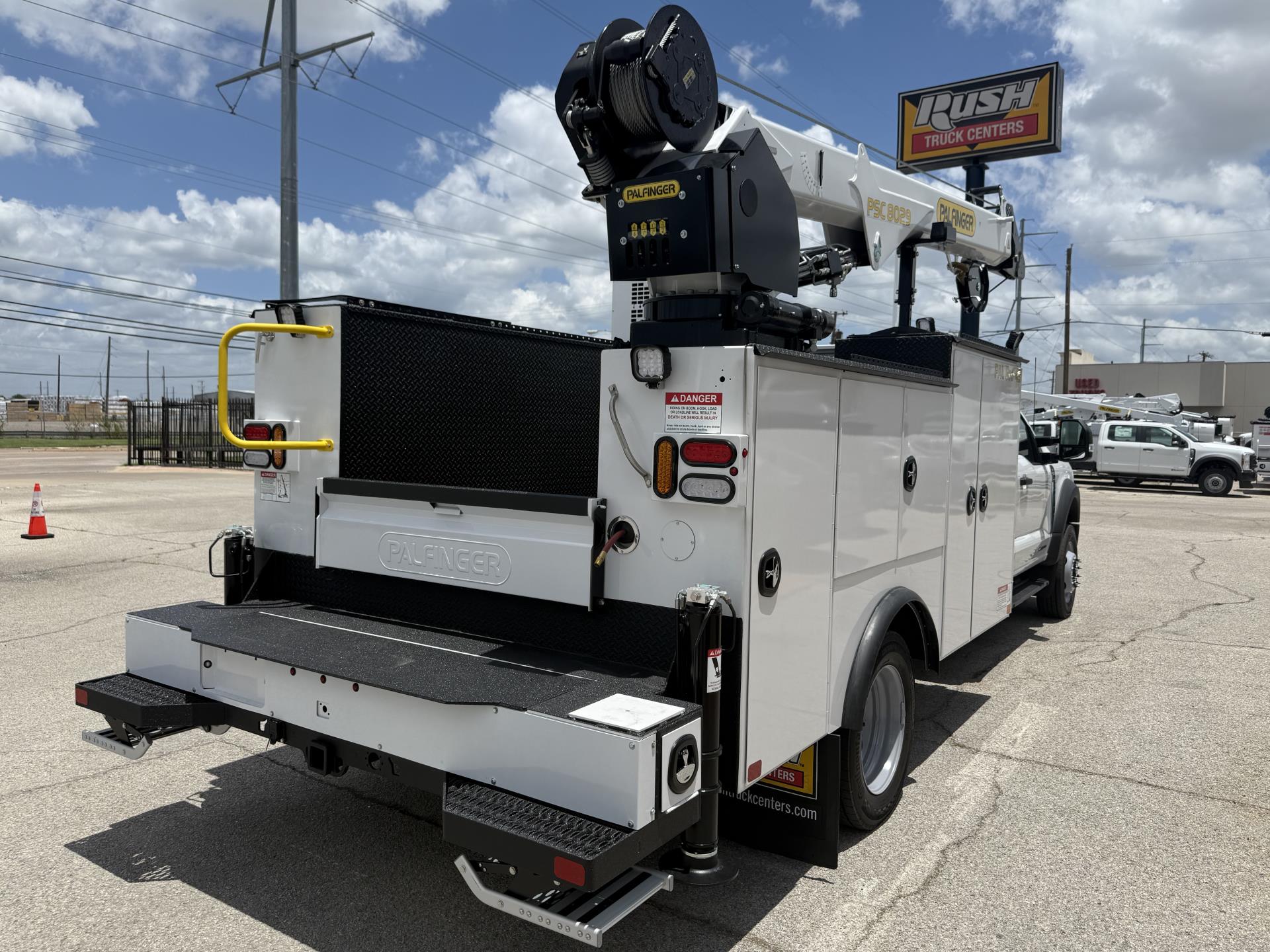 New 2026 Ford F-550 - photo 7