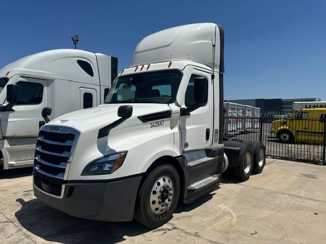 2021 Freightliner Cascadia-0