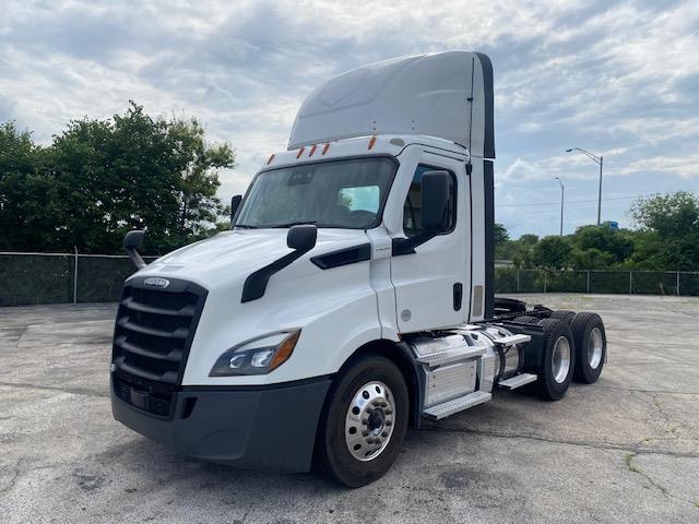 2021 Freightliner Cascadia-1
