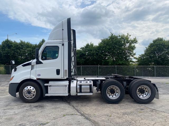 2021 Freightliner Cascadia-2