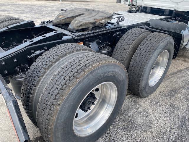 2021 Freightliner Cascadia-7