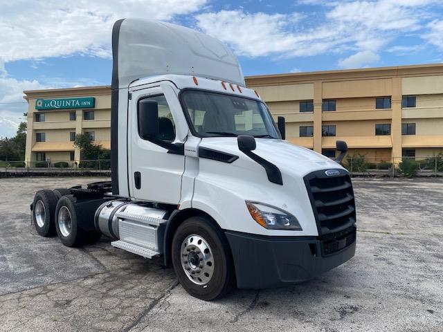 2021 Freightliner Cascadia-9
