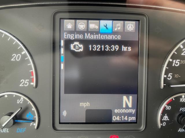 2021 Freightliner Cascadia-22