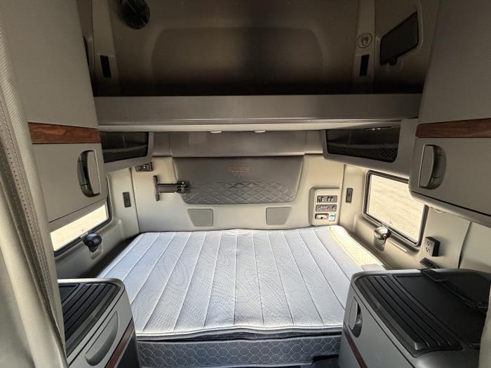 2024 International LT625-12