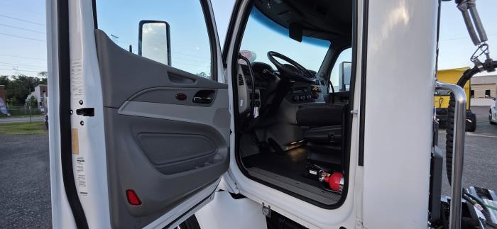 2020 Peterbilt 579-8