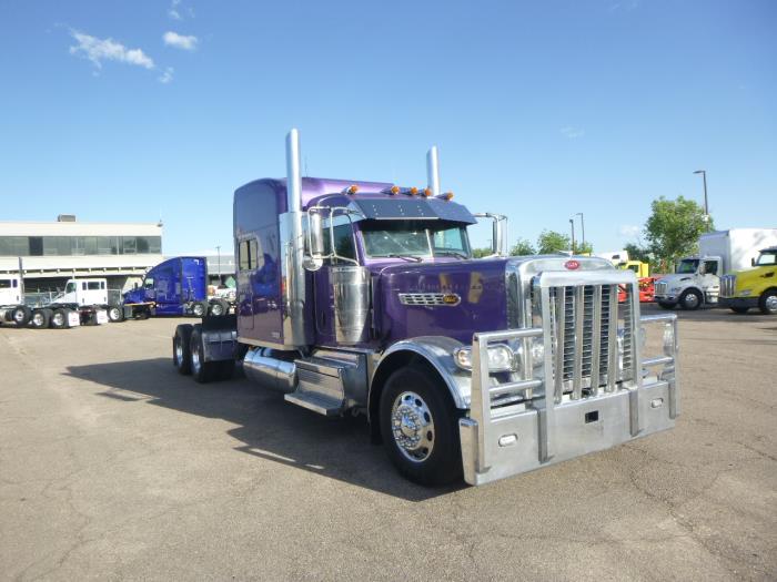 2023 Peterbilt 389-1