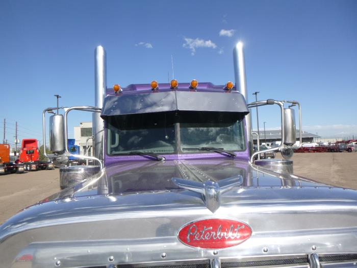 2023 Peterbilt 389-3