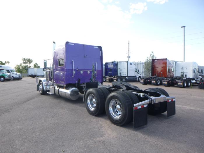 2023 Peterbilt 389-5