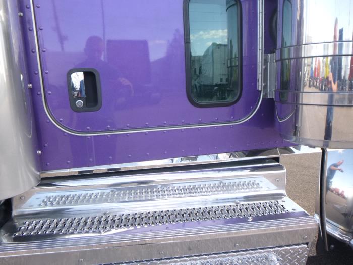 2023 Peterbilt 389-14