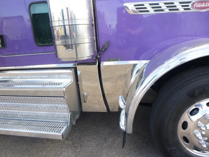 2023 Peterbilt 389-15