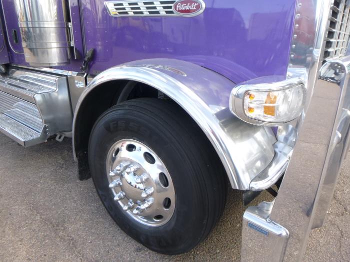 2023 Peterbilt 389-16