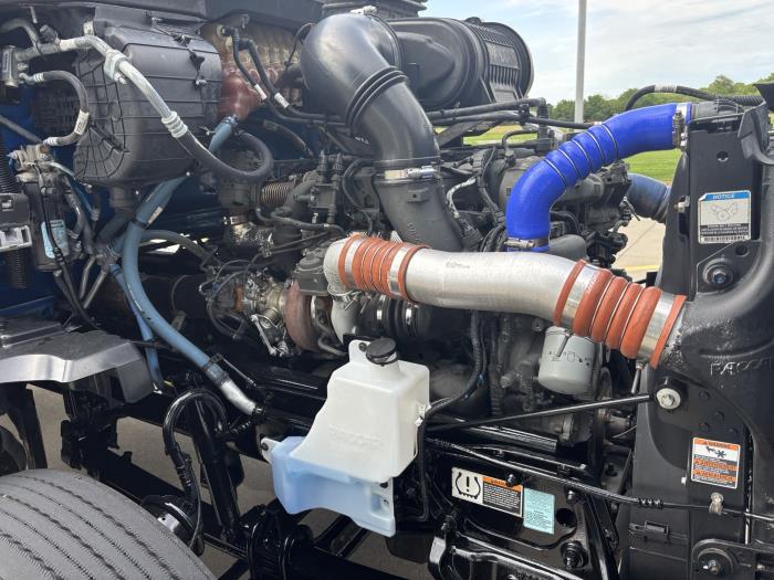 2023 Kenworth T680-8