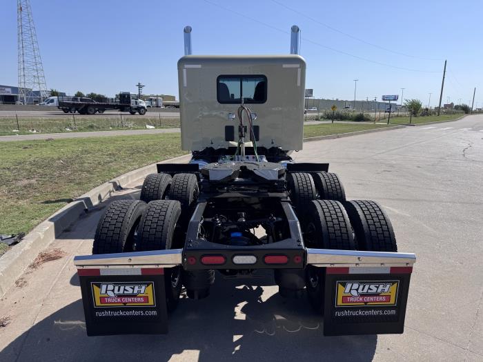 2027 Peterbilt 589-8
