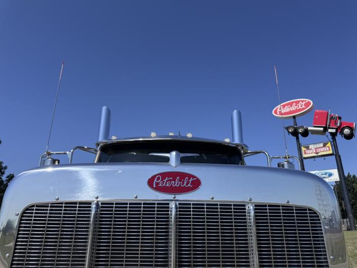 2027 Peterbilt 589-9
