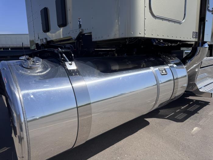 2027 Peterbilt 589-11