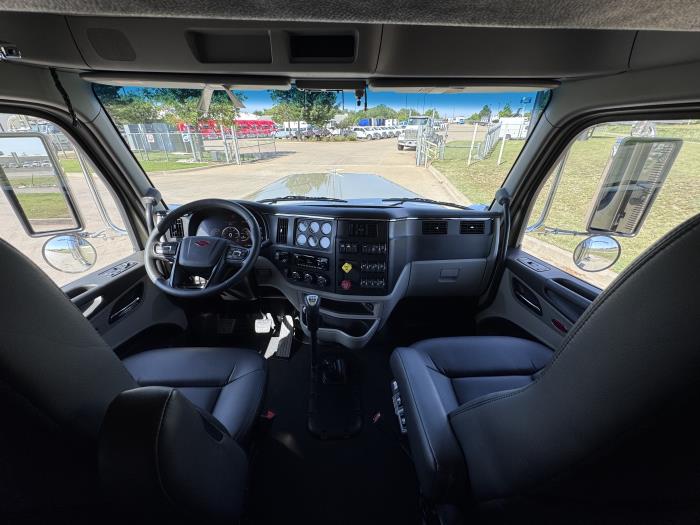 2027 Peterbilt 589-21