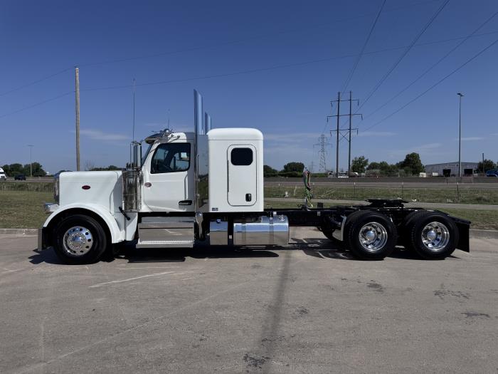 2027 Peterbilt 589-1