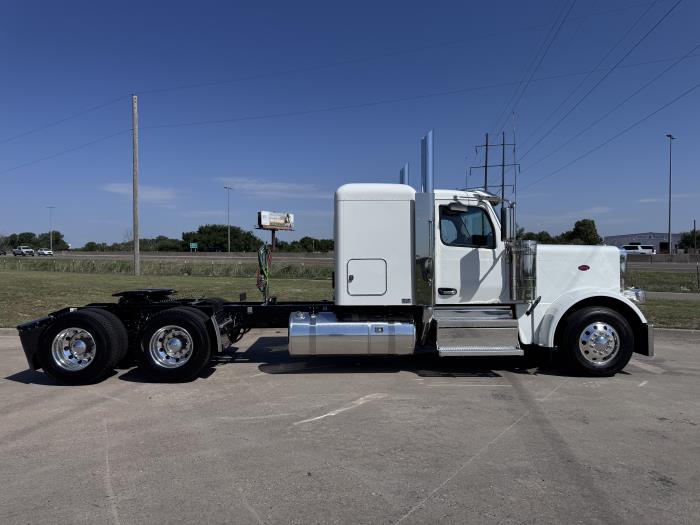 2027 Peterbilt 589-4