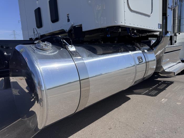 2027 Peterbilt 589-11