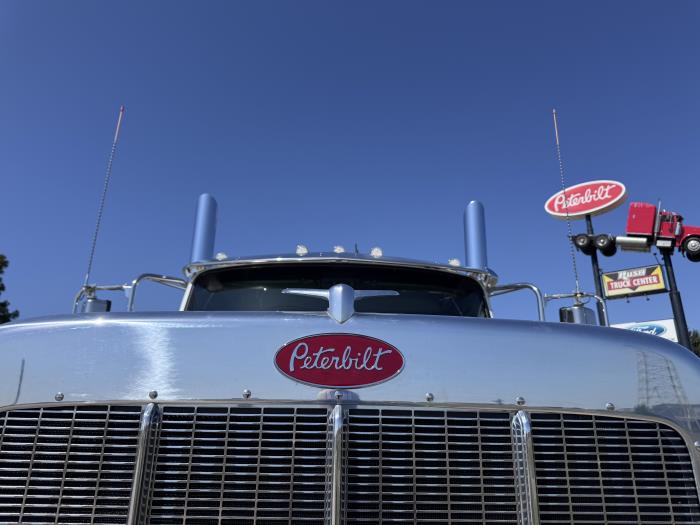 2027 Peterbilt 589-9