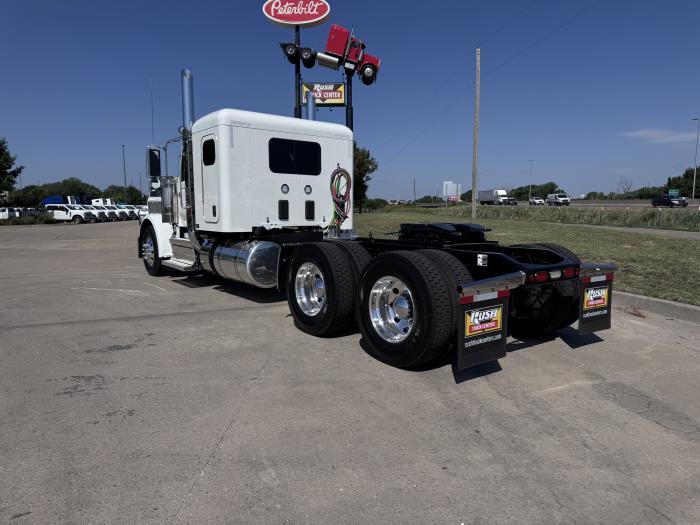 2027 Peterbilt 589-3