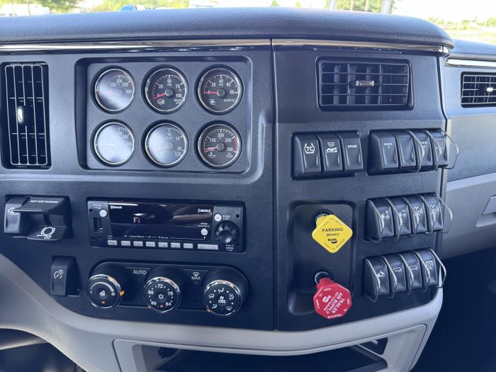 2027 Peterbilt 589-16