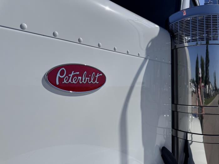 2027 Peterbilt 589-9
