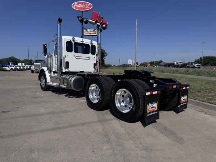 2027 Peterbilt 589-3