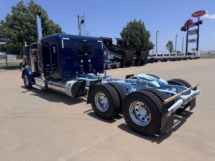 2027 Peterbilt 589-3