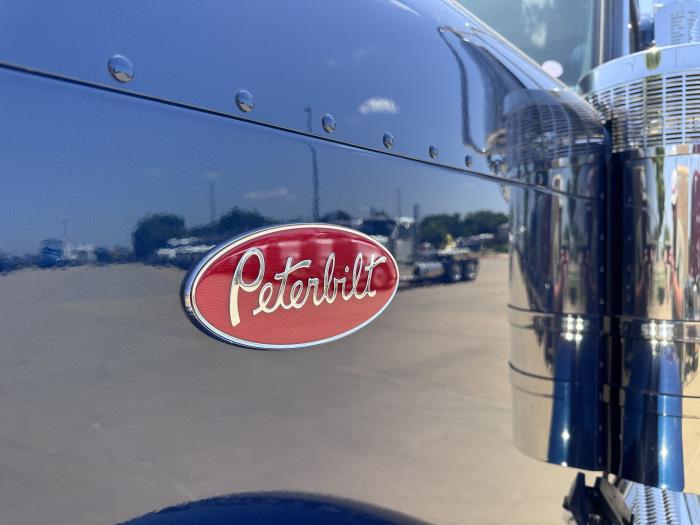 2027 Peterbilt 589-4