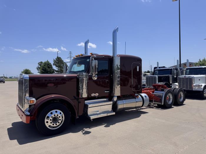 2027 Peterbilt 589-1
