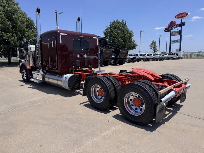 2027 Peterbilt 589-3