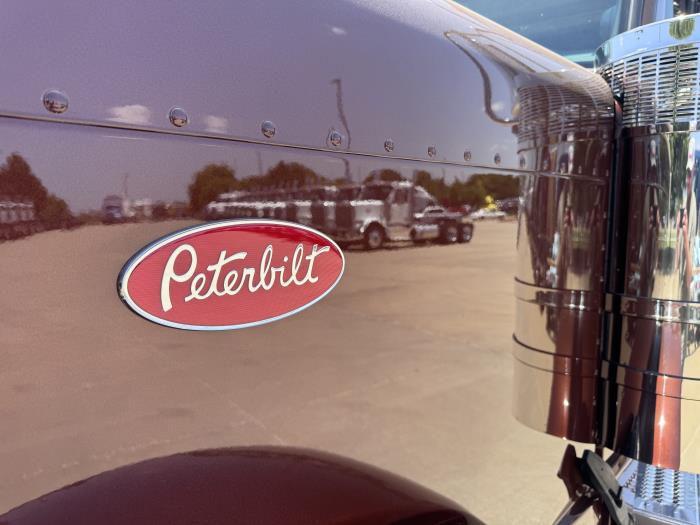 2027 Peterbilt 589-4
