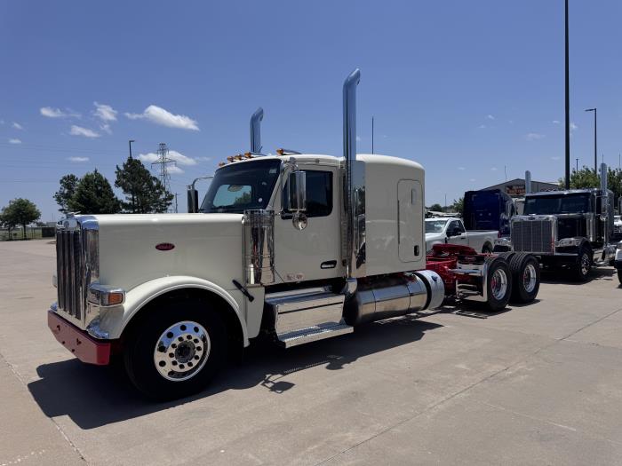 2027 Peterbilt 589-1