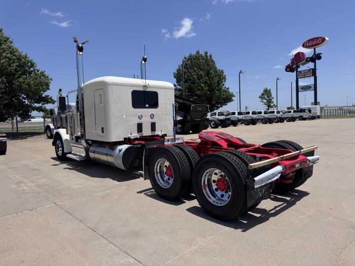 2027 Peterbilt 589-3