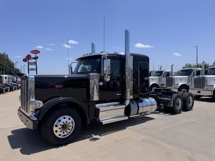 2027 Peterbilt 589-1