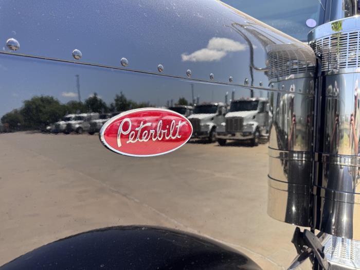 2027 Peterbilt 589-4