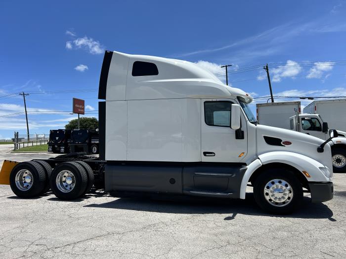 2021 Peterbilt 579-3