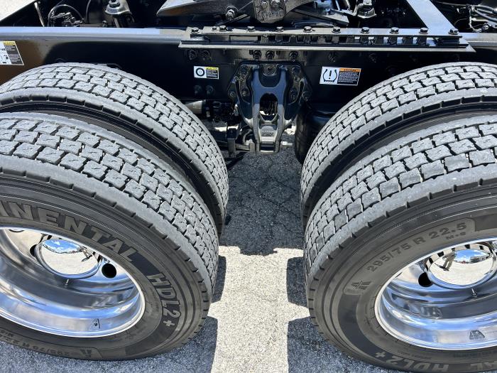 2021 Peterbilt 579-9
