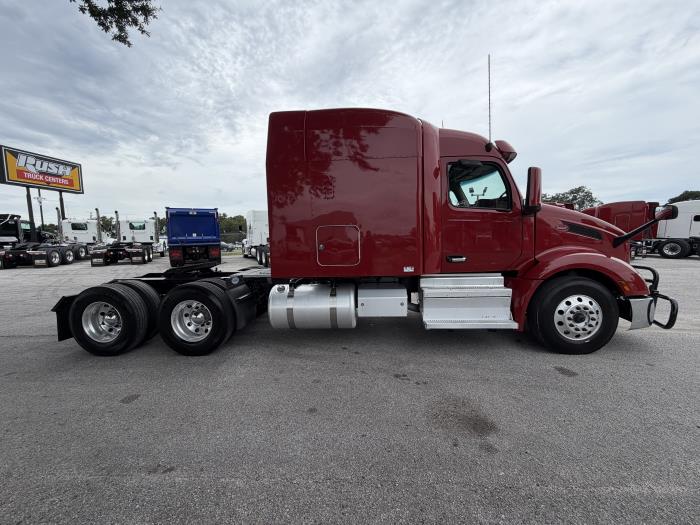 2023 Peterbilt 579-8