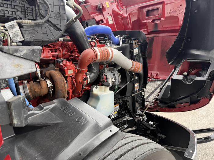 2023 Peterbilt 579-10