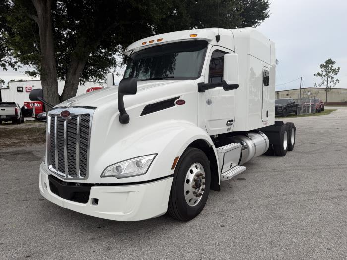 2022 Peterbilt 579-3