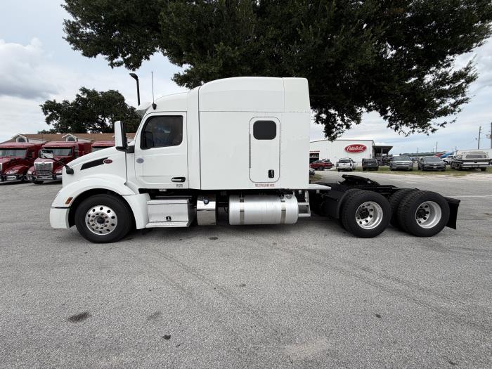 2022 Peterbilt 579-4