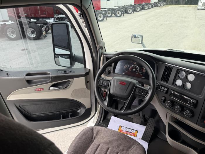 2022 Peterbilt 579-13