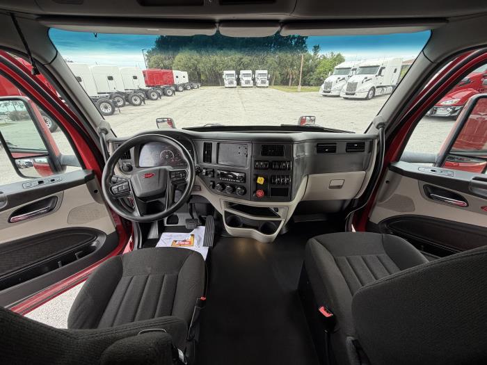 2023 Peterbilt 579-14
