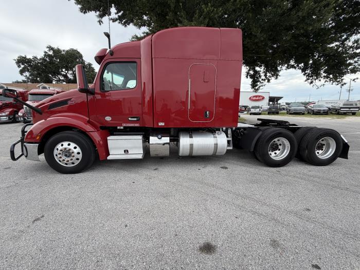 2022 Peterbilt 579-4